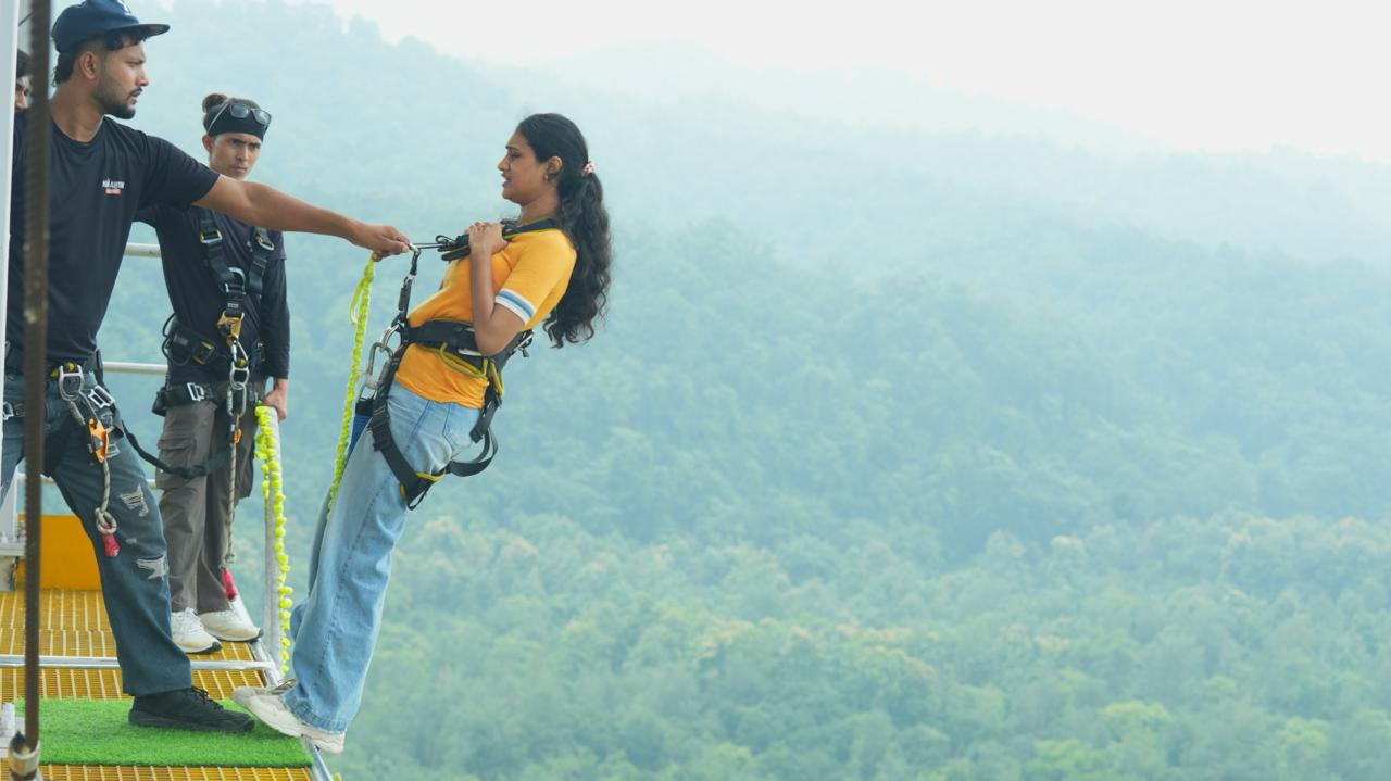 Bungee jump over the valley